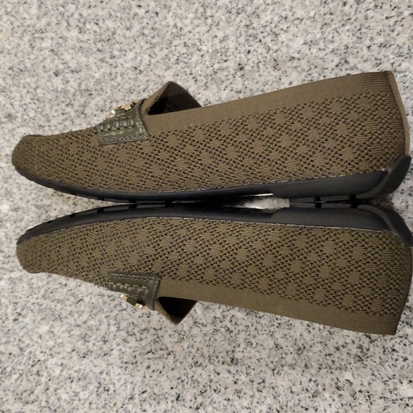 C Comfort Est 1946 Olive Green Loafers Women's Size 10 - Picture 6 of 11